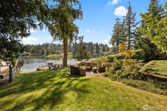 Flowing Landscaped Yard ~