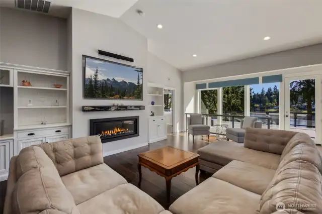 Soaring Ceilings w/ Views~
