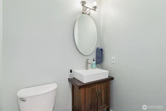 Unit 4646 1st Floor Bathroom