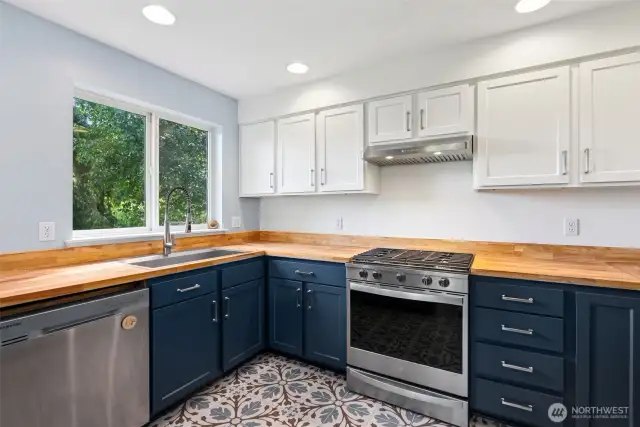 Unit 4646 Kitchen