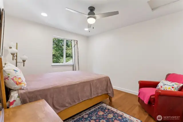 Unit 4646 2nd Bedroom