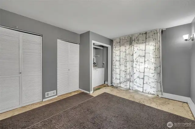 Converted garage is a perfect workout space, hobby room or....