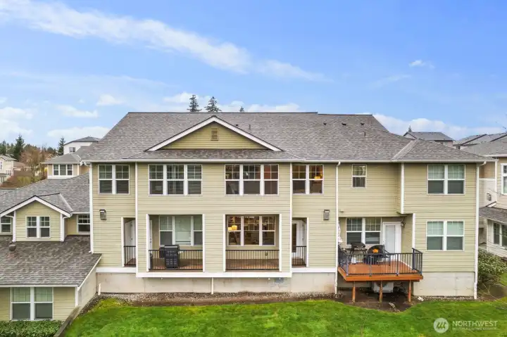 Fresh air retreat off your back deck/pets allowed*