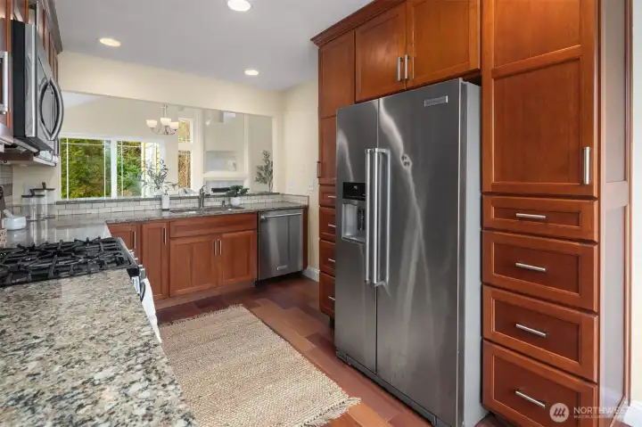 Stainless appliances.