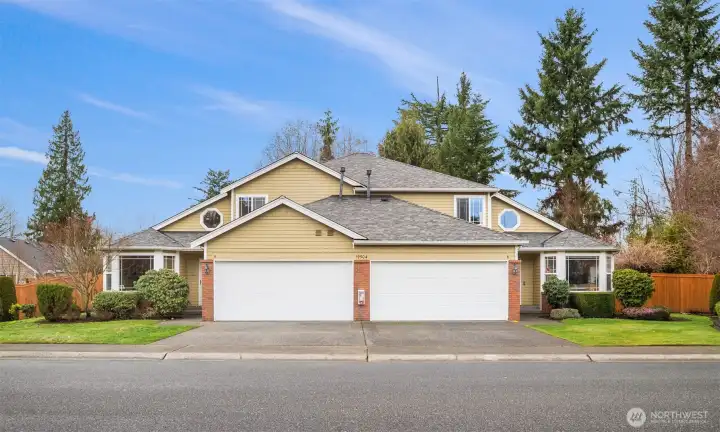 Well manicured front yard managed by HOA.