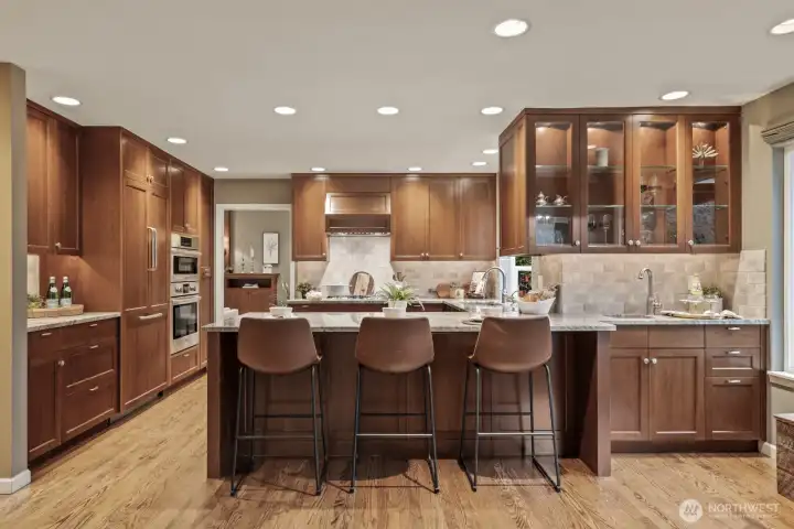 A wonderful space for everyday or for entertaining, including an eating bar and a dedicated wet bar.