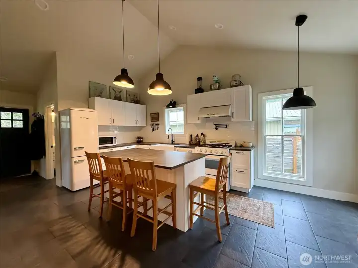 Spacious in kitchen dining space.