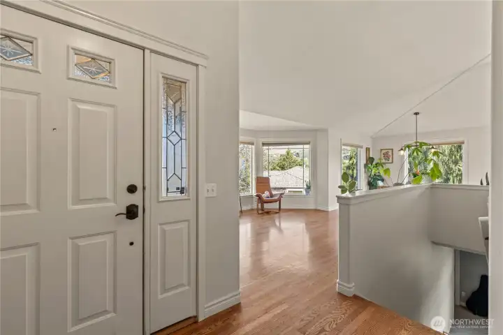 Looking toward sitting room from front entrance.