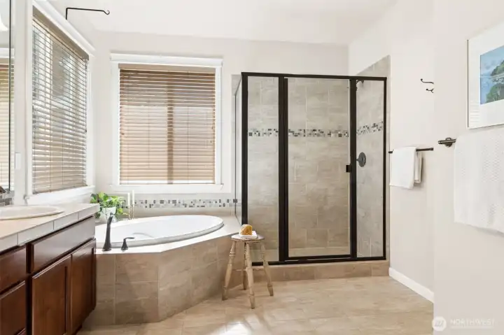 5 piece primary bath with seperate toilet room