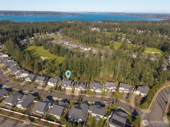 Perfect location close to many amenities, shops and restaurants.