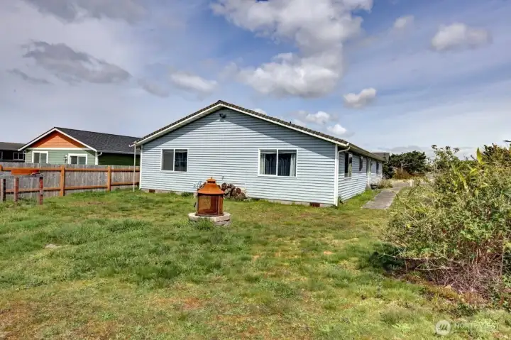 Side Yard, Side of House