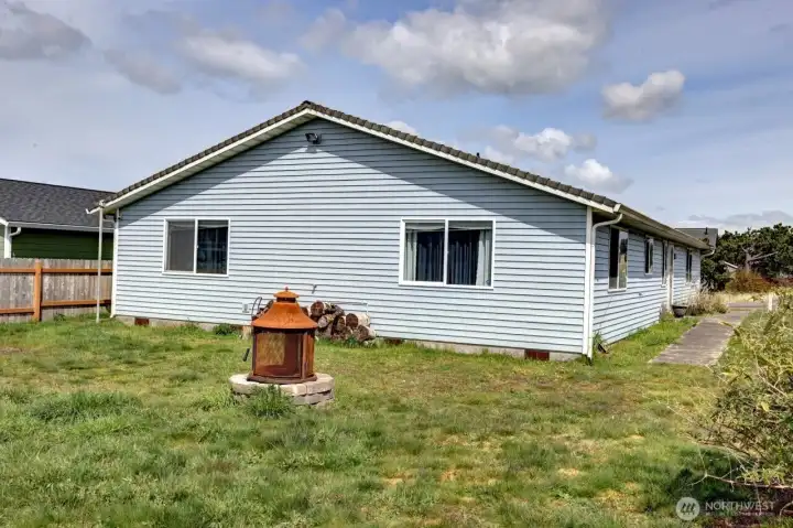 Side Yard, Side of House