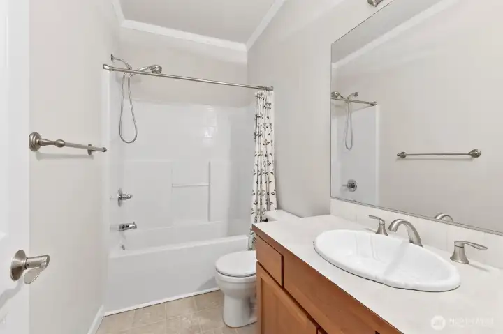 Full bath on main