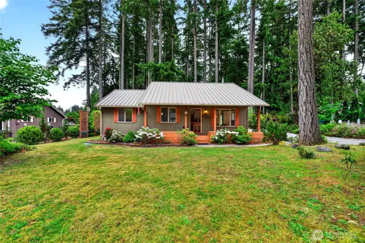 Beautiful Craftsman Island Home near Lake Florence and Golf Course!
