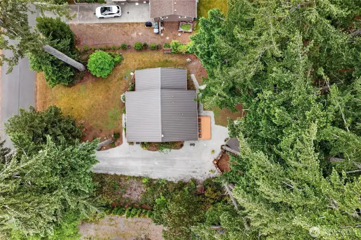 Newer Metal Roof and Plenty of Space to Relax and Enjoy Nature!