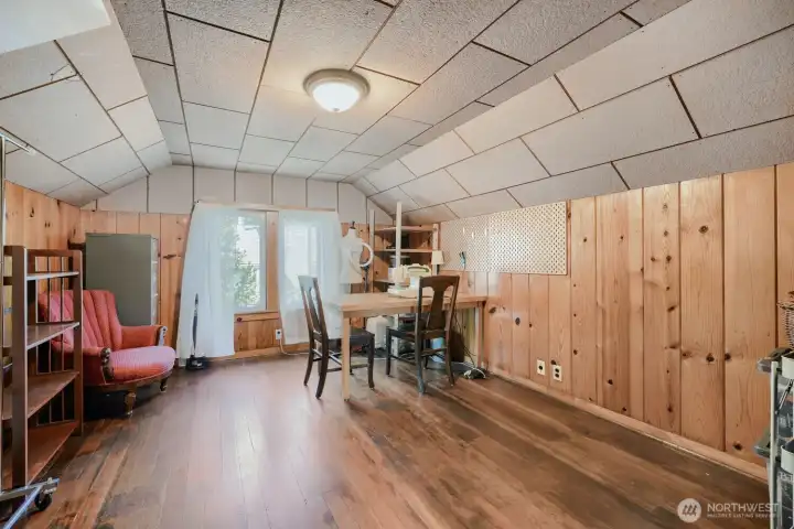 Upper Bedroom