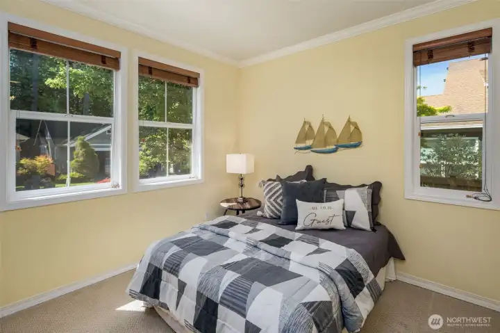 Guest room.