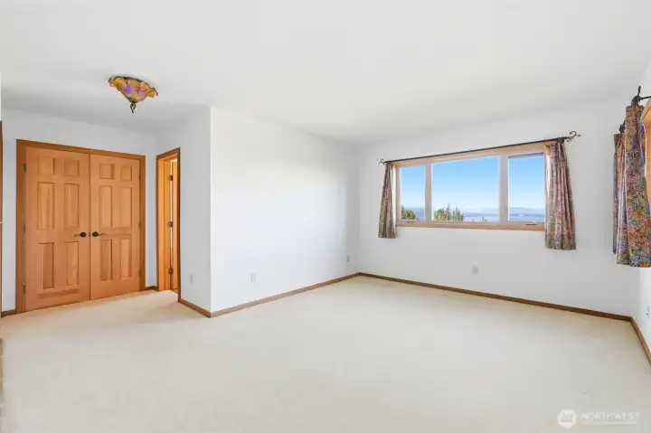 Lower en-suite