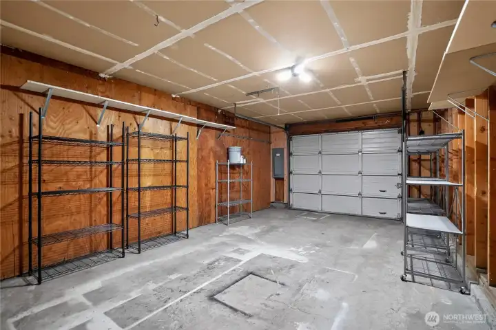 Oversized 1 Car Garage