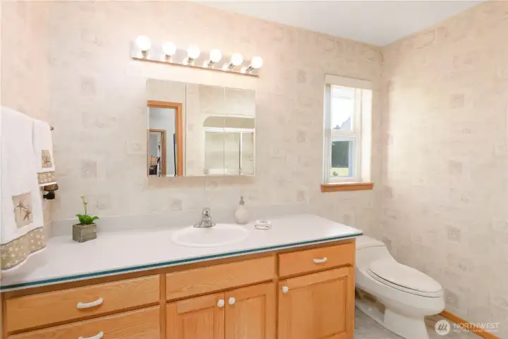 Common bath. Common bath.