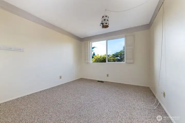 2nd bedroom on the upper floor