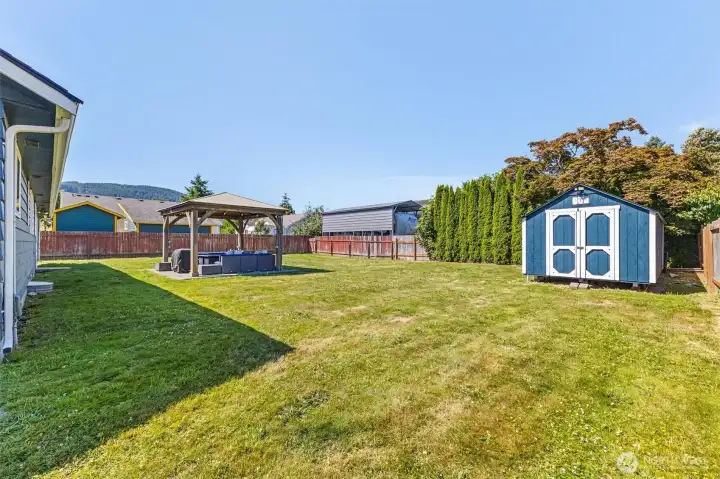huge, fully fenced backyard! huge, fully fenced backyard!