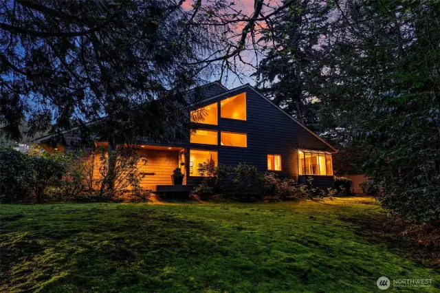 Tucked away on a private cul-de-sac, this Avant Place home is flooded with natural light from a multitude of windows and skylights that illuminate the spaces thru out the day