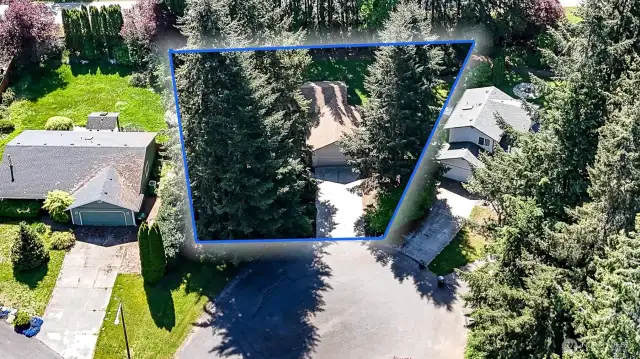 Blue boundary lines are approximate. Buyer to verify to their own satisfaction.