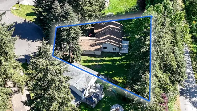 Blue boundary lines are approximate. Buyer to verify to their own satisfaction.