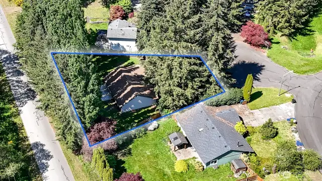 Blue boundary lines are approximate. Buyer to verify to their own satisfaction.