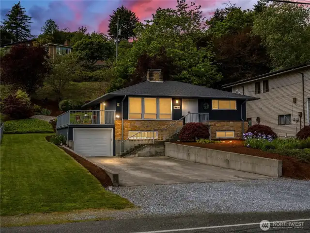 Don't miss the opportunity to make this dream home yours!
