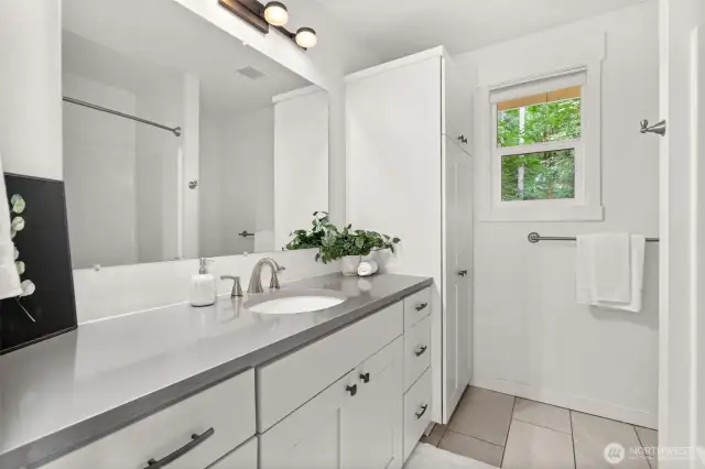 Upper Full Bath