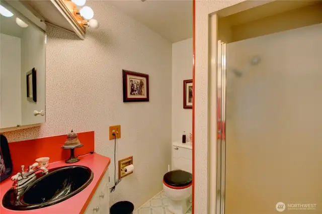 3/4 bath off utility room