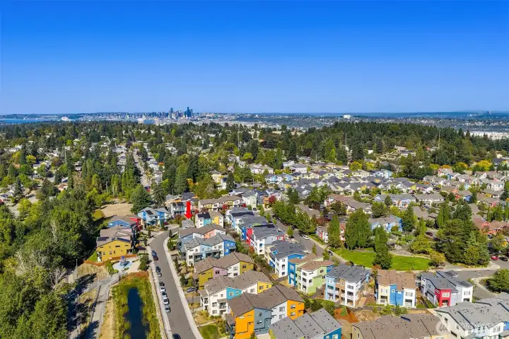 Located just northwest of the city, downtown is just 20 minutes away.