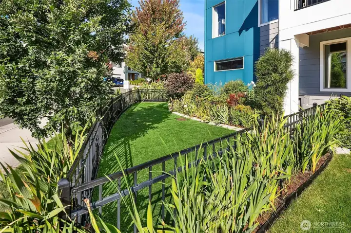 This lawn area is pet-ready, if desired. Fully fenced with synthetic turf and a drainage system.