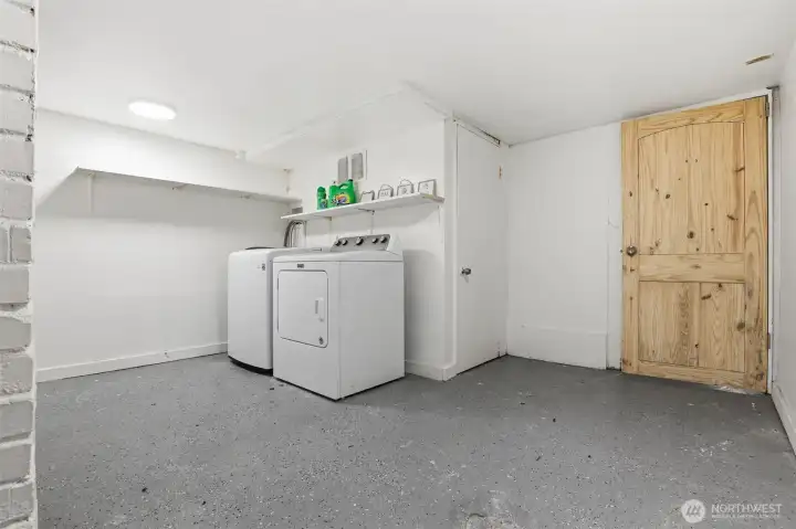 Basement-laundry space