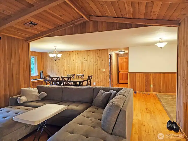 Lofted ceilings in the living room.