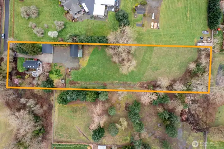 Overhead view w/ property line.