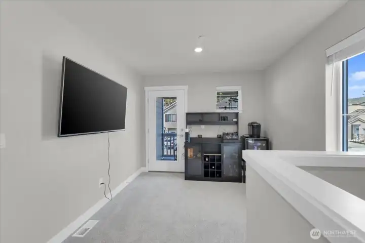 Upstairs Bonus room with a deck to enjoy quiet nights.
