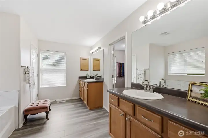 Dual Vanity Ensuite