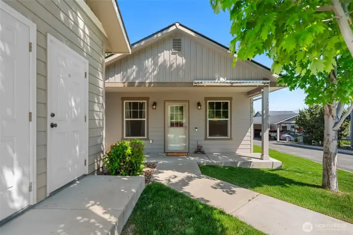 Corner cottage with lots of privacy