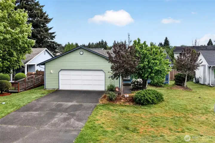 Welcome Home to 15619 Parkview Dr