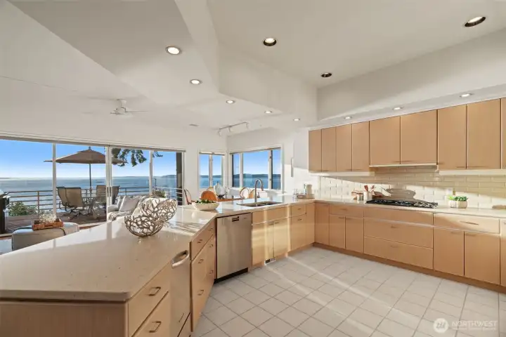 Spacious kitchen with top of the line appliances - Wolfe, Miele, Sub-Zero.