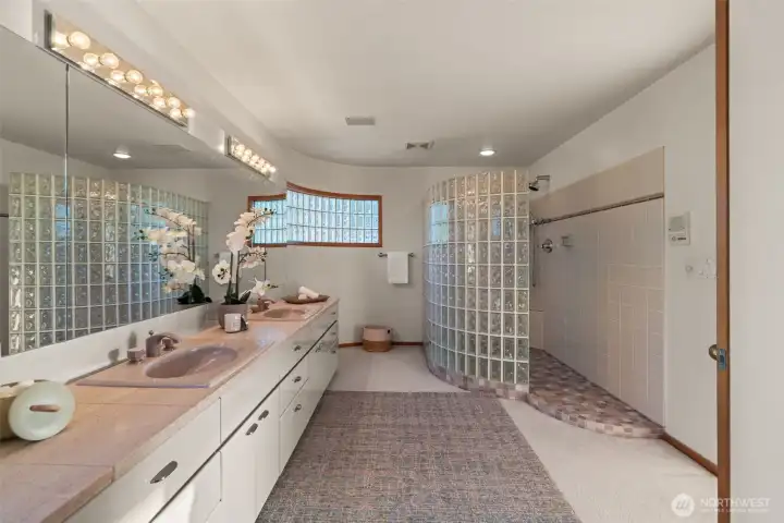 Primary bath.