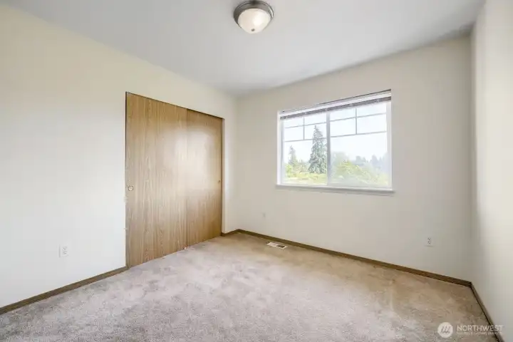 Second bedroom.