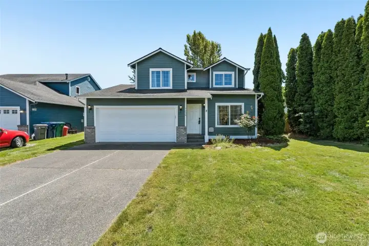 Well-maintained and move-in ready, featuring modern updates and a welcoming approach in a serene Stanwood location. Well-maintained and move-in ready, featuring modern updates and a welcoming approach in a serene Stanwood location.