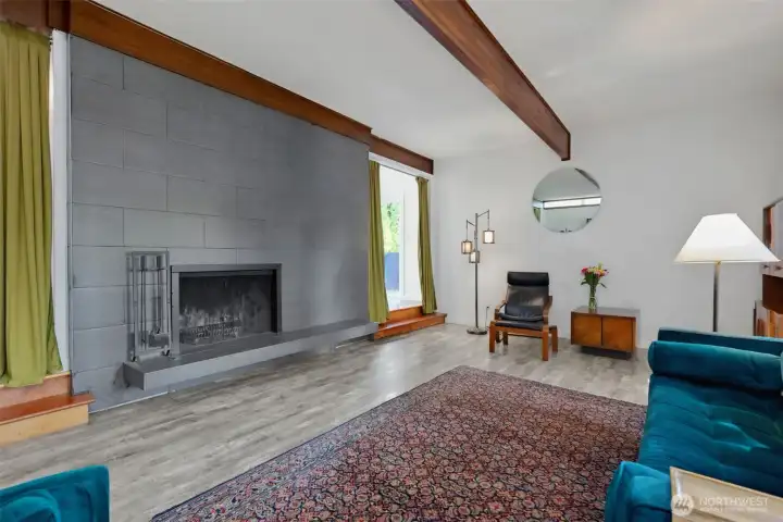 Main floor Living room/fireplace Main floor Living room/fireplace