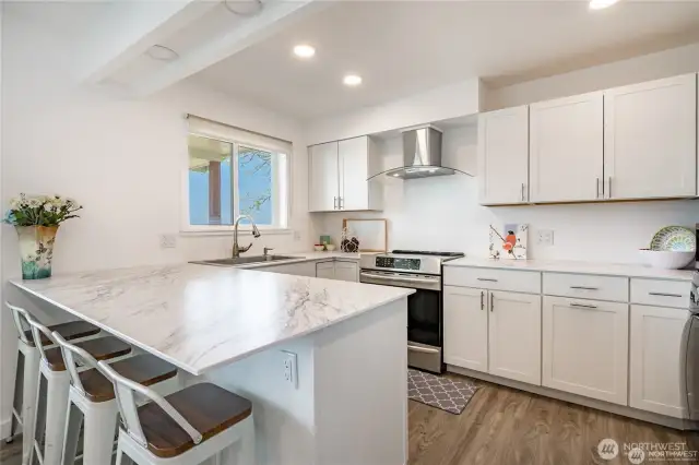 Large Functional New Kitchen