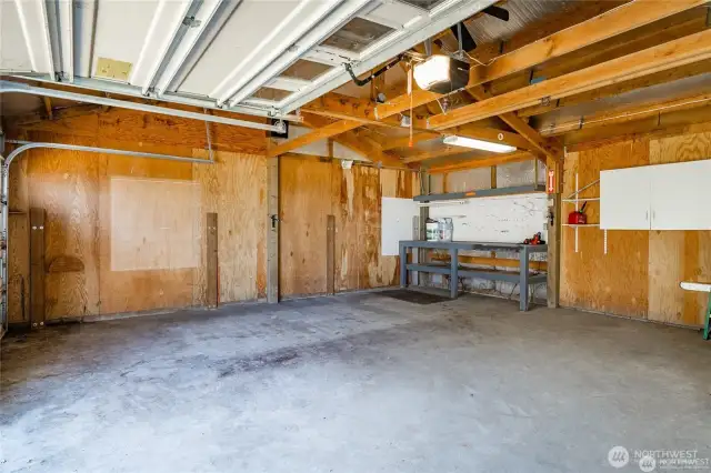 Huge Garage. Gated Driveway