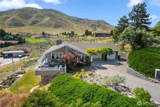 Easy access driveway.